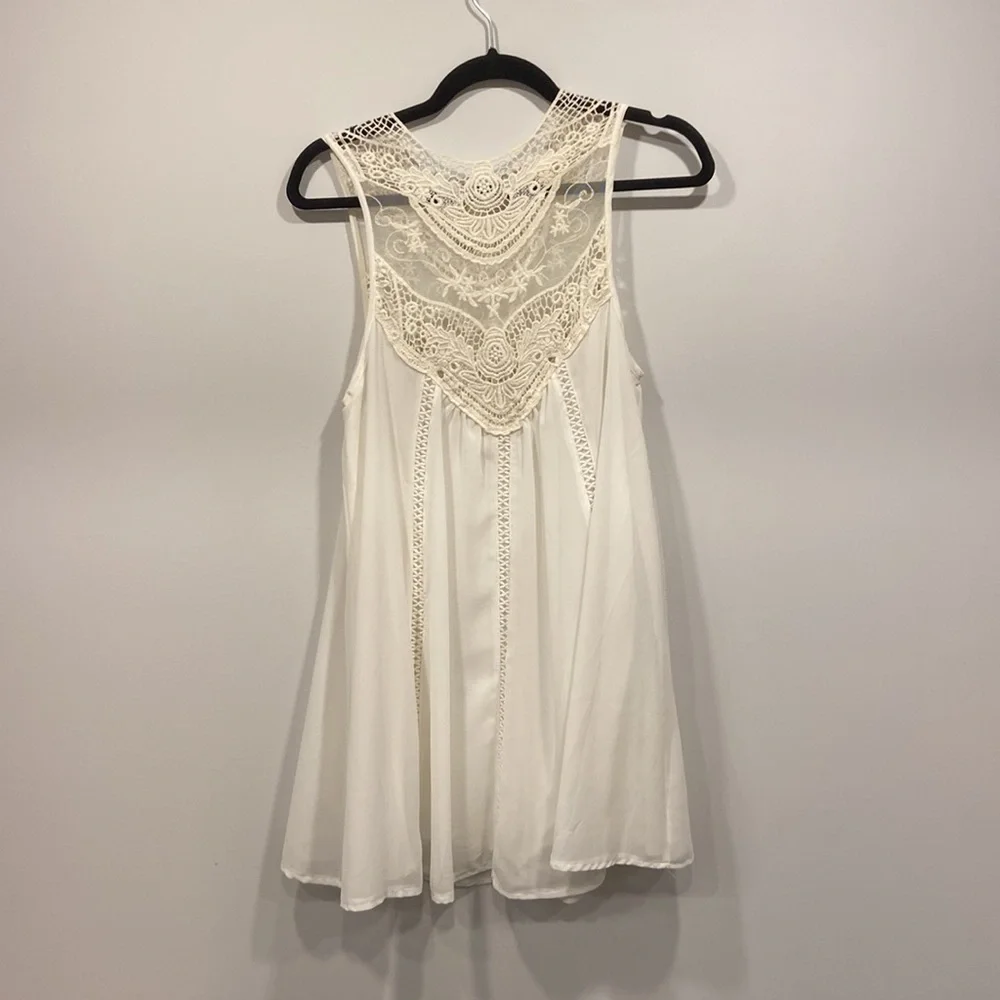 White tunic - Picture 2 of 5